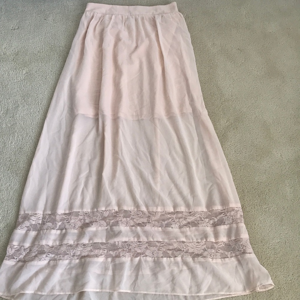 Beautiful skirt with lace detail